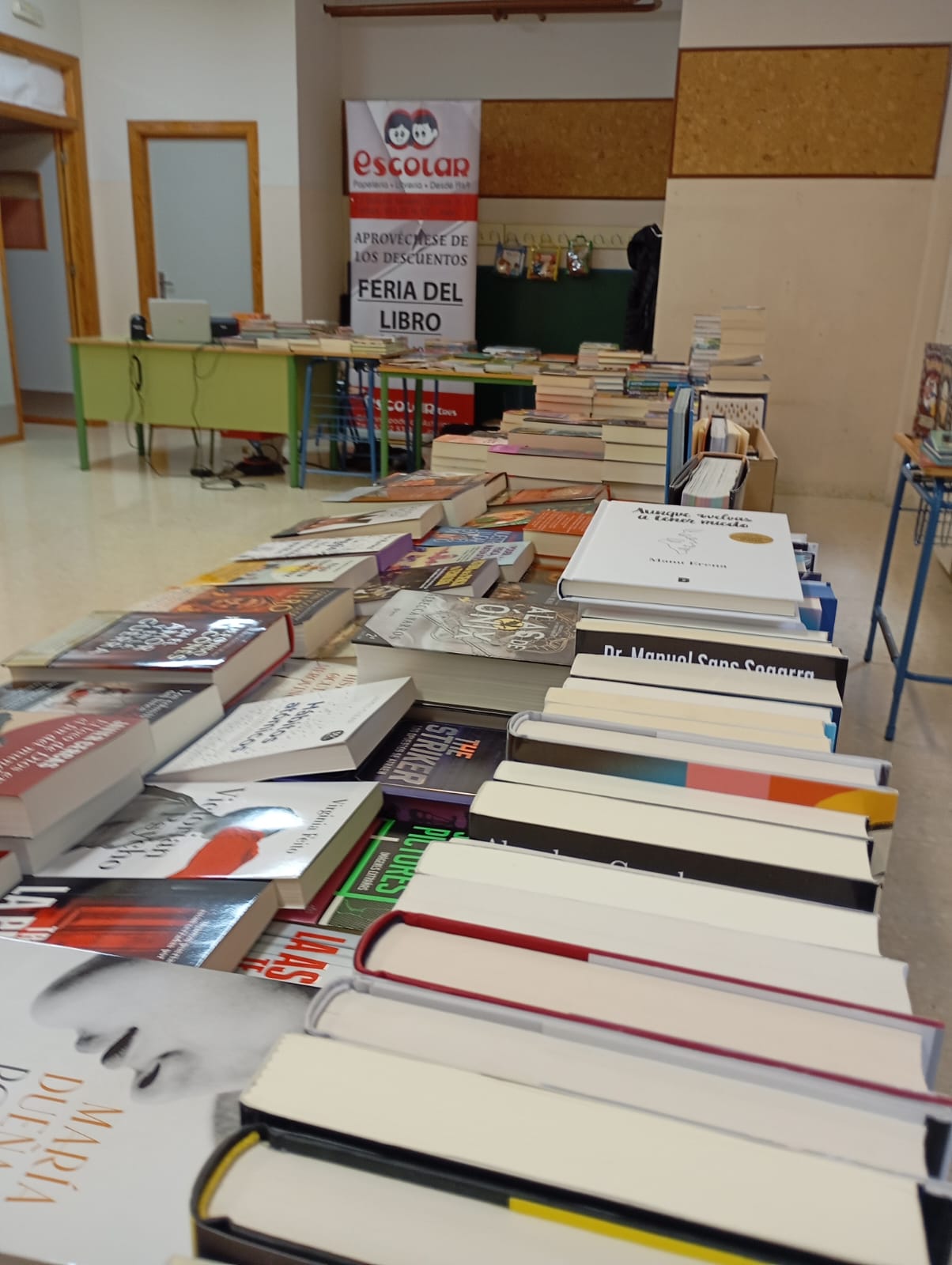 Feria del Libro en el CEIP Navas de Tolosa de Jaén.